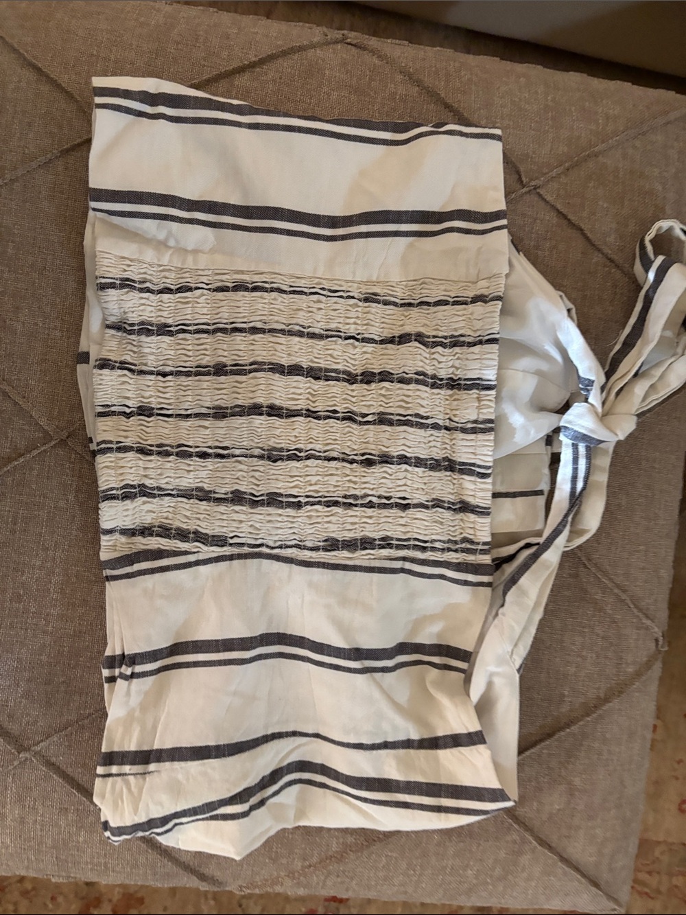 Women’s tie neck halter in White and Black